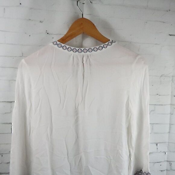 DEMOCRACY WHITE LONG BELL SLEEVE V NECK WITH BLUE & PINK EMBROIDERED DETAIL - Picture 8 of 10